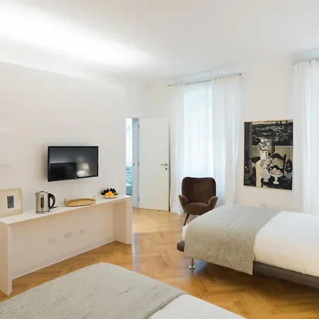 Triestevillas Viandante Huge & Unique 360m2 W 17 Windows Luxurious 5bedroom Flat * Trieste