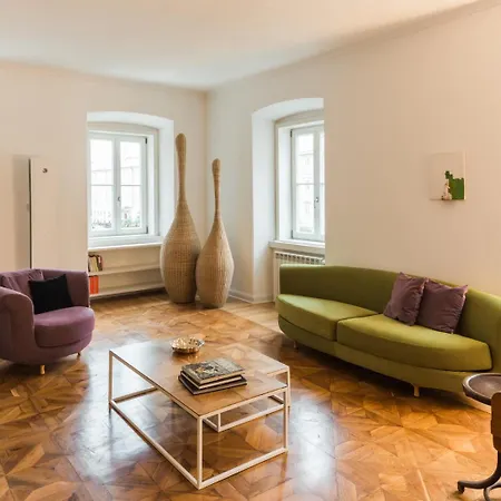 Triestevillas Viandante Huge & Unique 360m2 W 17 Windows Luxurious 5bedroom Flat Trieste