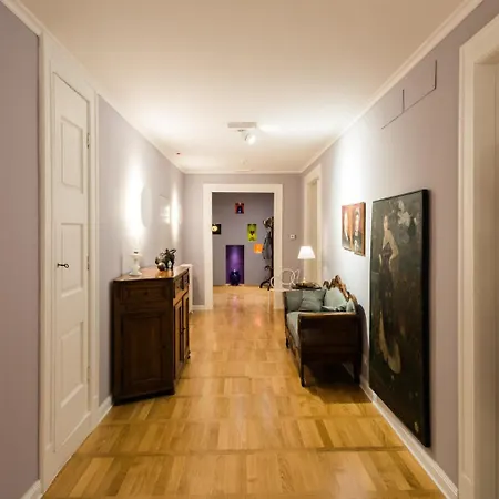 Triestevillas Viandante Huge & Unique 360m2 W 17 Windows Luxurious 5bedroom Flat Trieste