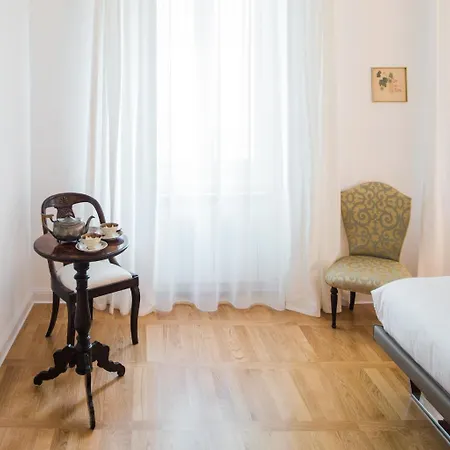 Appartement Triestevillas Viandante Huge & Unique 360m2 W 17 Windows Luxurious 5bedroom Flat