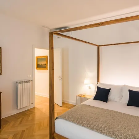 Appartement Triestevillas Viandante Huge & Unique 360m2 W 17 Windows Luxurious 5bedroom Flat