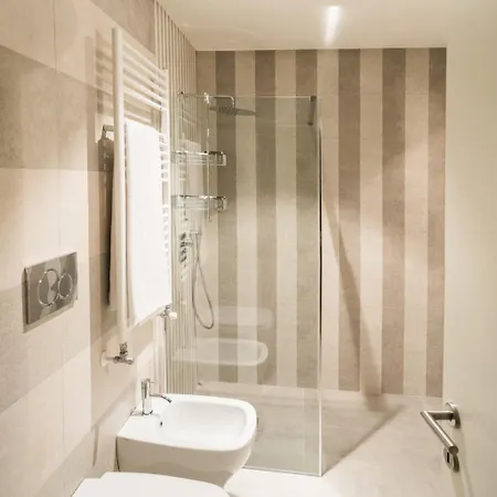 Triestevillas Viandante Huge & Unique 360m2 W 17 Windows Luxurious 5bedroom Flat Appartement Trieste