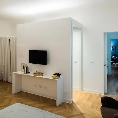 Appartement Triestevillas Viandante Huge & Unique 360m2 W 17 Windows Luxurious 5bedroom Flat *