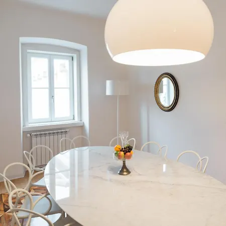 Triestevillas Viandante Huge & Unique 360m2 W 17 Windows Luxurious 5bedroom Flat