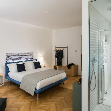 Triestevillas Viandante Huge & Unique 360m2 W 17 Windows Luxurious 5bedroom Flat Appartement Trieste