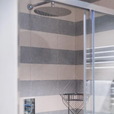 Appartement Triestevillas Viandante Huge & Unique 360m2 W 17 Windows Luxurious 5bedroom Flat