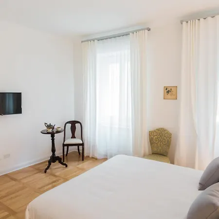 Triestevillas Viandante Huge & Unique 360m2 W 17 Windows Luxurious 5bedroom Flat Appartement *